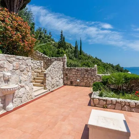 Villa Seaside Natasha *