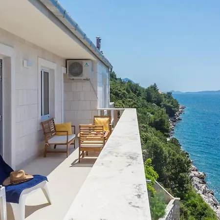 Seaside Natasha Villa *